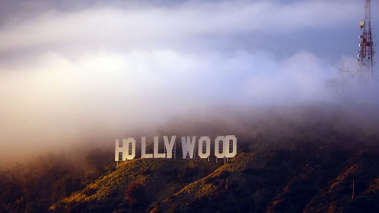 A look at the behind-the-scenes business of Hollywood studio lot tours