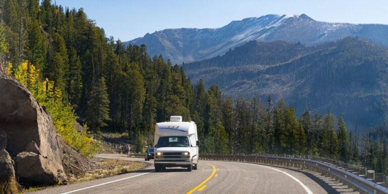 How Americans Are Saving on Road Trips Despite Economic Concerns