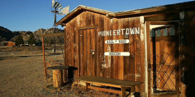 Selling Sunset: Alanna Gold Says Owning Small Desert Town Is Challenging