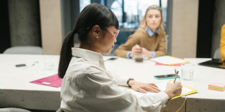 How to Better Communicate at Work If You’re an Introvert