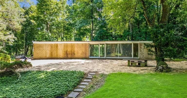 Philip Johnson’s First House in Bedford, N.Y. Is for Sale