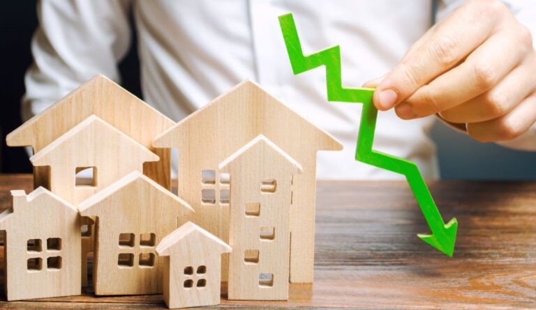 Mortgage rates move lower, but where are the homebuyers?