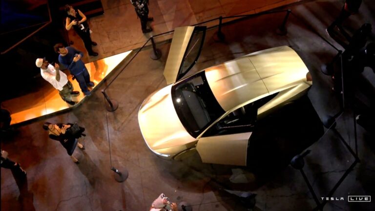 Hold still on Tesla after Cybercab debut flops