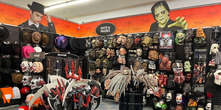 Mistakes Not to Make at Halloween Stores, From Spirit Halloween Employee