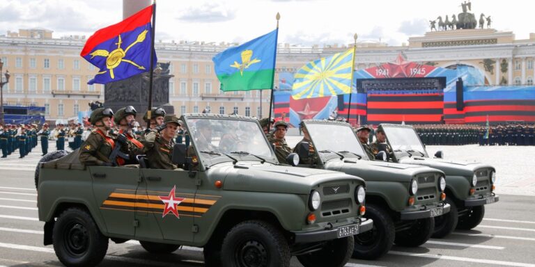 Russian Firm Blames West’s Sanctions After Reports of Cars Falling Apart