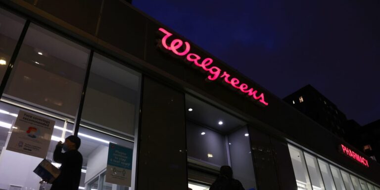 US Drugstore Graveyard Leaves Leftover Spaces to Fill