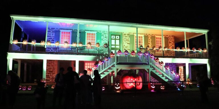 Photos: Halloween Jack-O’-Lantern Festival at Historic New York Mansion
