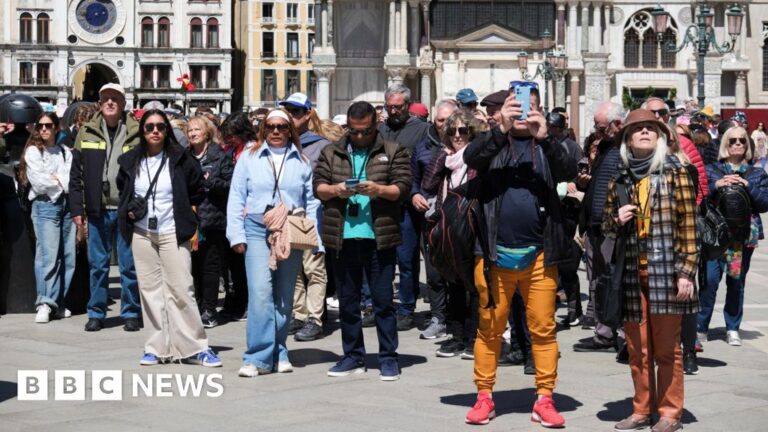 Venice extends €5 tourist entry fee to 2025