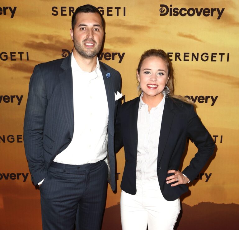 Jinger Duggar Pregnant With Baby #3!