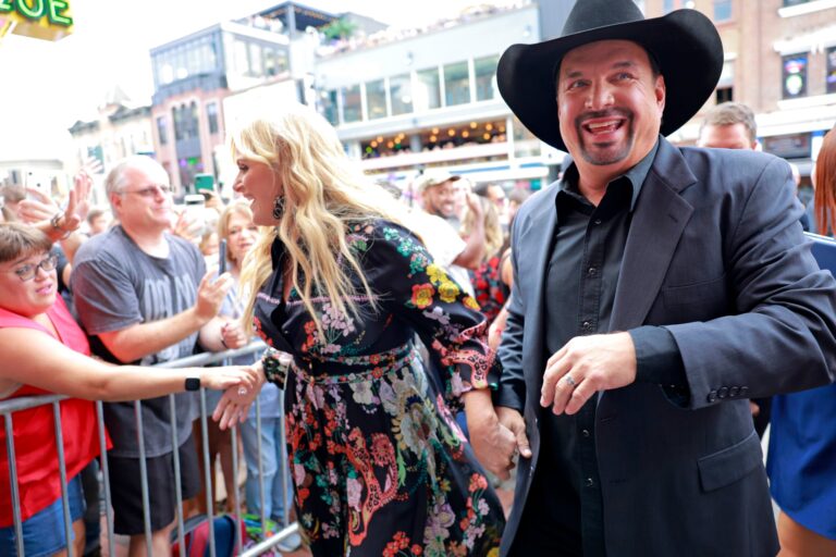Garth Brooks Has Been Accused of Rape by Makeup Artist