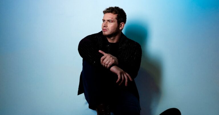 How 9-1-1’s Oliver Stark Handles ‘Pressure’ of Buck’s Sexual Awakening