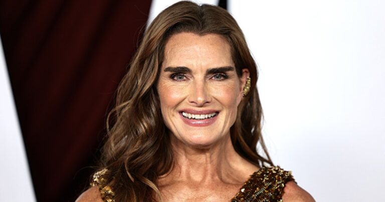 Brooke Shields Said This Serum Helped ‘Grow Back’ Her Lashes