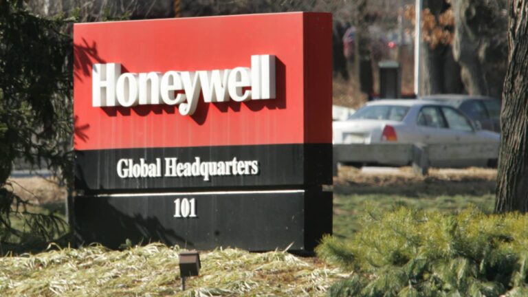 Activist investor Elliott has $5 billion Honeywell stake, seeks breakup