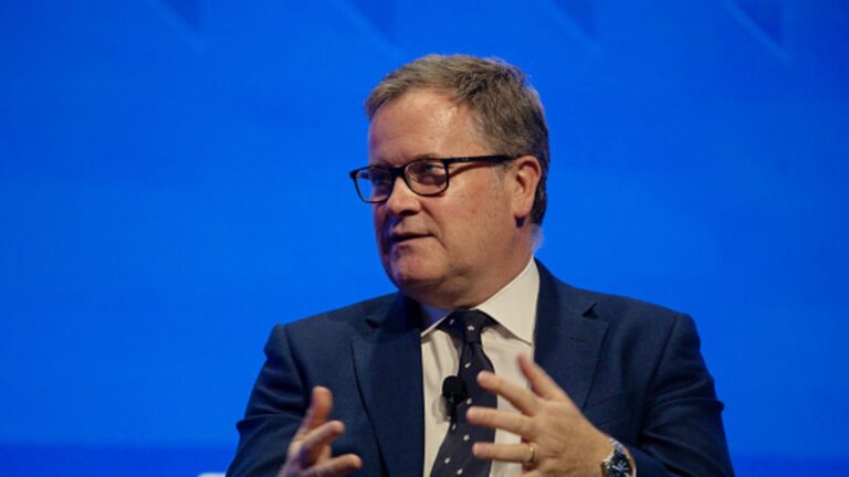 Vitol eyeing metals market as oil demand to peak in 10 years, CEO signals