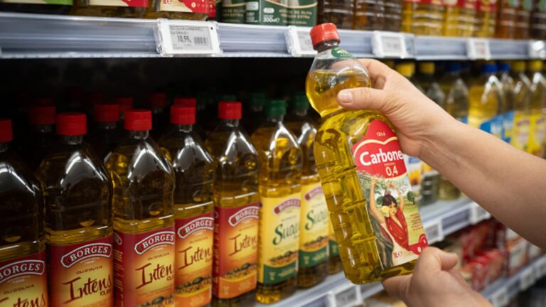 Spain’s Deoleo says olive oil prices set to halve from record levels