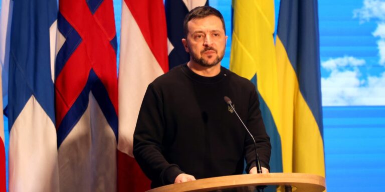 Zelenskyy Calls on West to Lift Weapons Restrictions to Strike NK Troops