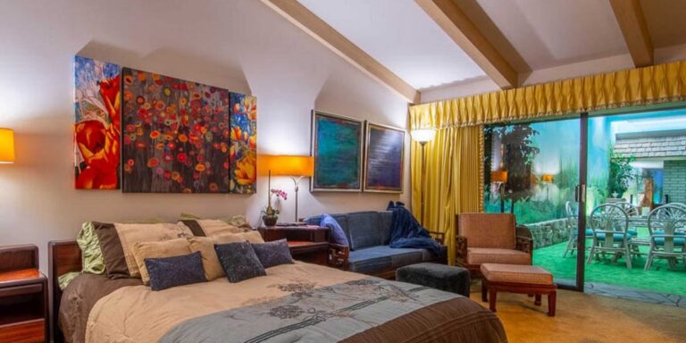 Owner of Underground Bunker House That Didn’t Sell Tries New Strategy