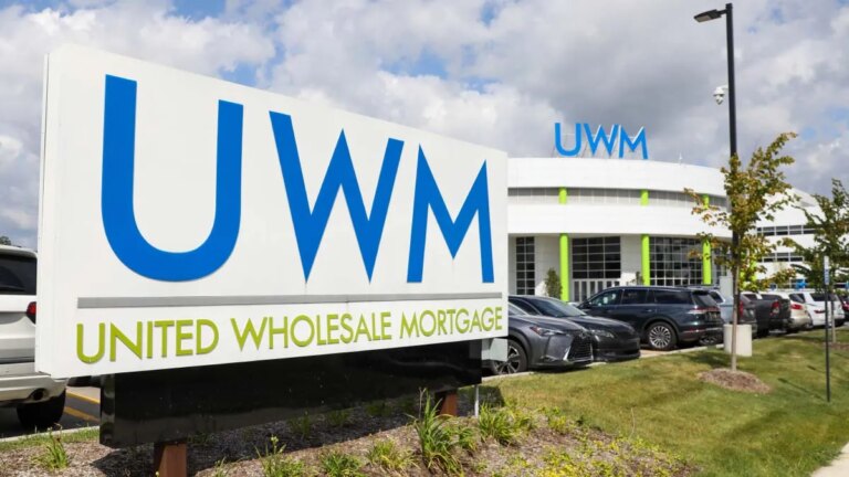 UWM boosts unsecured debt offering to $800M