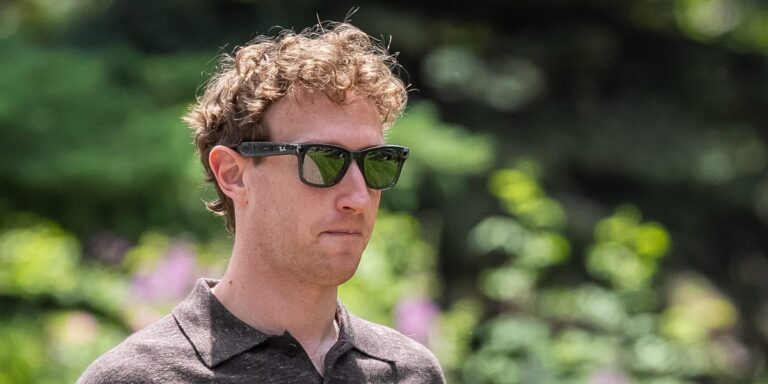 Successful Dropouts: Tech Moguls, CEOs Who Never Graduated