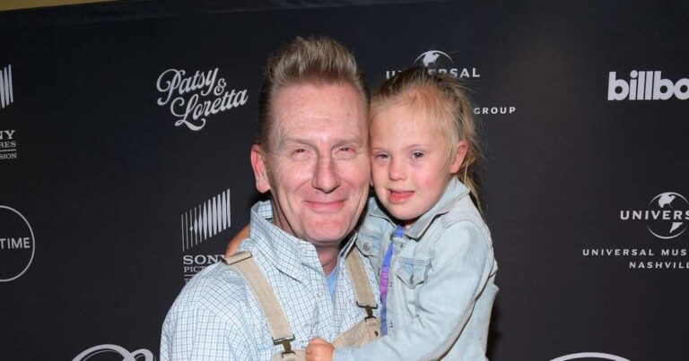 Rory Feek Reveals 12-Year-Old Daughter Is Out of Hospital