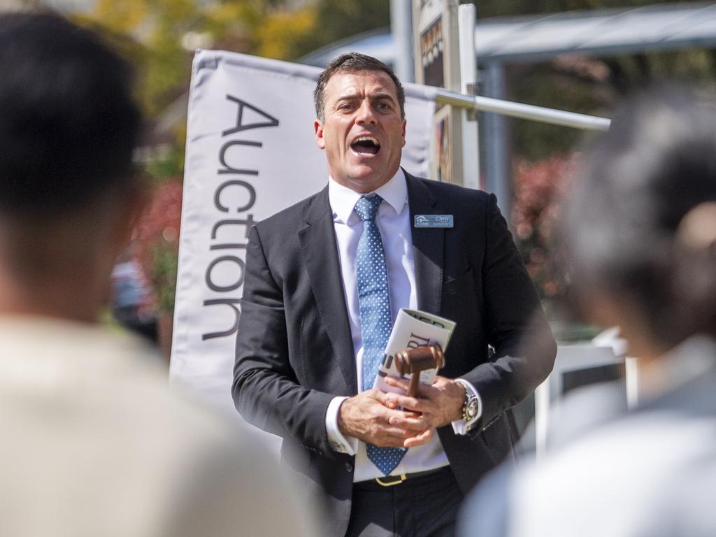 Sydney auctions: Top homes beat reserve in tough market Sydney auctions: Top homes beat reserve in tough market
