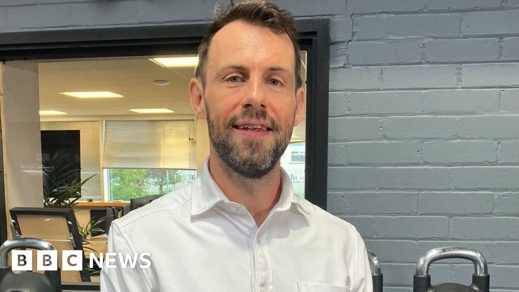 Economic output rises, but businesses warn of rising costs Economic output rises, but businesses warn of rising costs