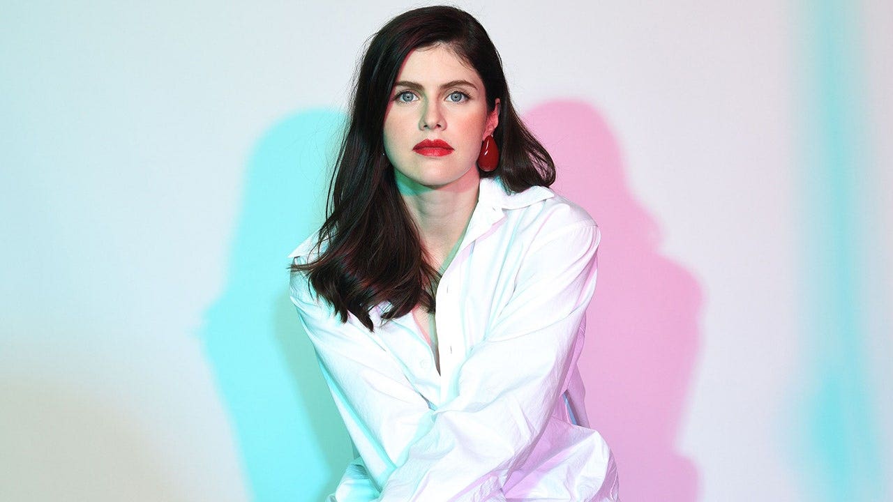 Alexandra Daddario stuns in gingham bikini months after split from husband Andrew Form Alexandra Daddario stuns in gingham bikini months after split from husband Andrew Form