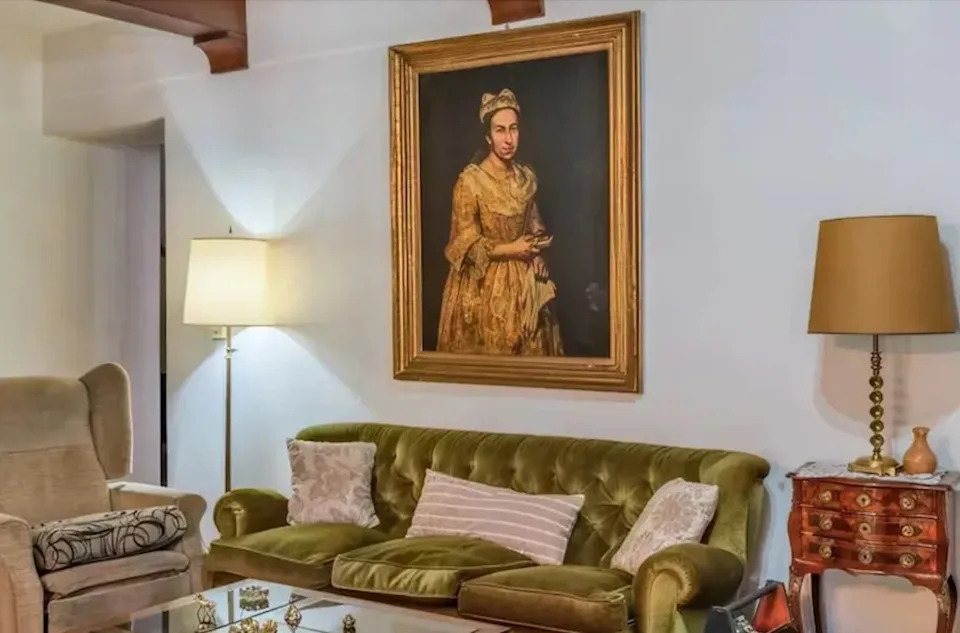 The portrait vanished for roughly 80 years — until Dutch journalists spotted it in a real-estate listing last summer. Robles Casas & Campos