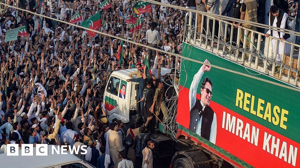 Imran Khan: Supporters of jailed ex Imran Khan: Supporters of jailed ex